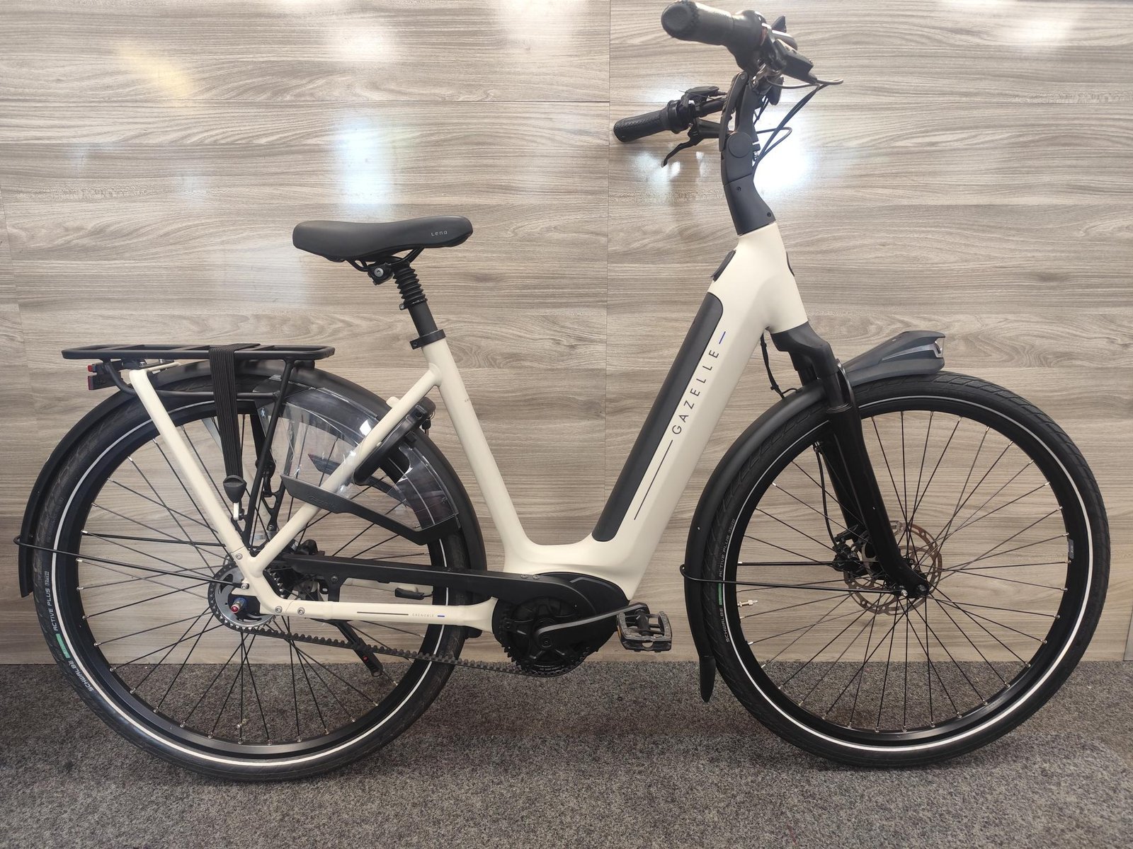 Gazelle Grenoble C5+ L53 Ivory White Bosch Performance motor 600WH accu Smart 1527km (Art, 8023)