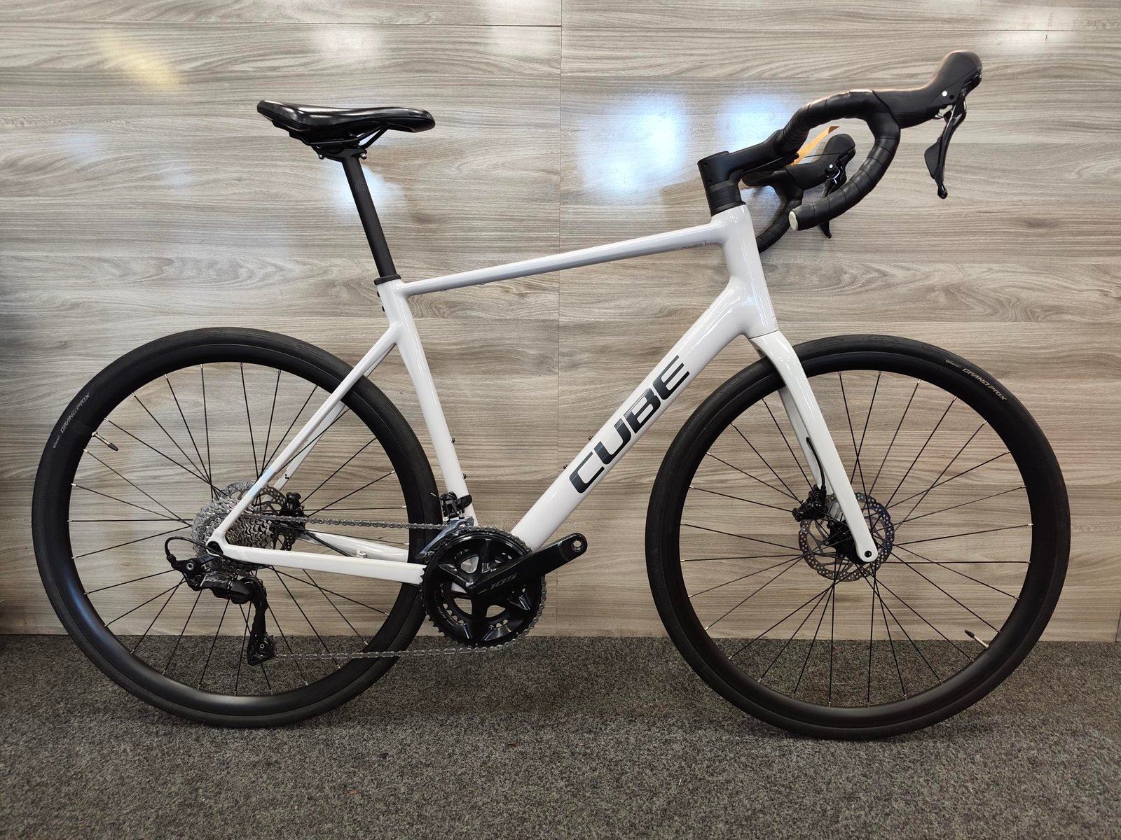 Cube Attain SLX 2x10 Shimano 105 Afmontage met hyrdraulische schijfremmen